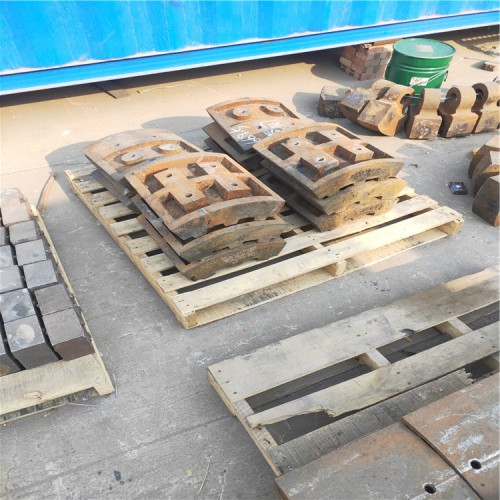 福州合金錘頭破碎機(jī)篩板篦條爍磊多型號(hào)錘式破碎機(jī)配件1010