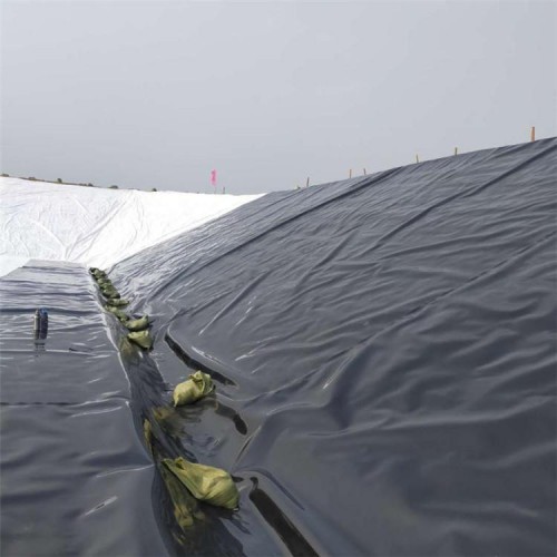 工業廢水蓄水池防滲膜 河道治理防滲膜 果園蓄水池防滲膜