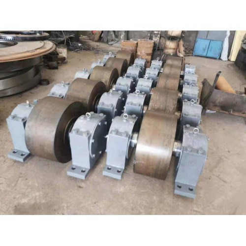 宿遷回轉(zhuǎn)窯托輪2.7米 齒數(shù)158配件