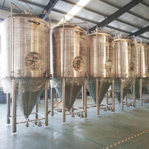 小型啤酒廠家用釀酒設(shè)備全套精釀扎啤機(jī)發(fā)酵罐