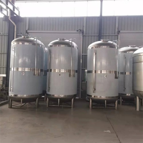 小型釀酒設(shè)備訂購(gòu) 不銹鋼白酒釀酒設(shè)備 電加熱烤酒設(shè)備圖片