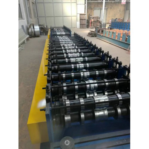 全自動(dòng)小貨車車廂前板生產(chǎn)線